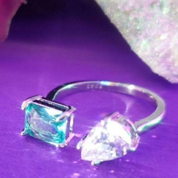 Clear White Diamond & Green Emerald Ring 925 Band - Open Size Women's Jewelry